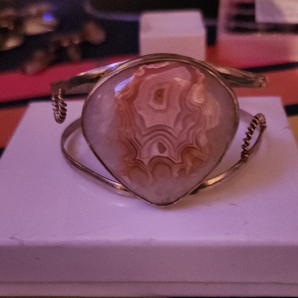 Elegant Agate Stone Bracelet